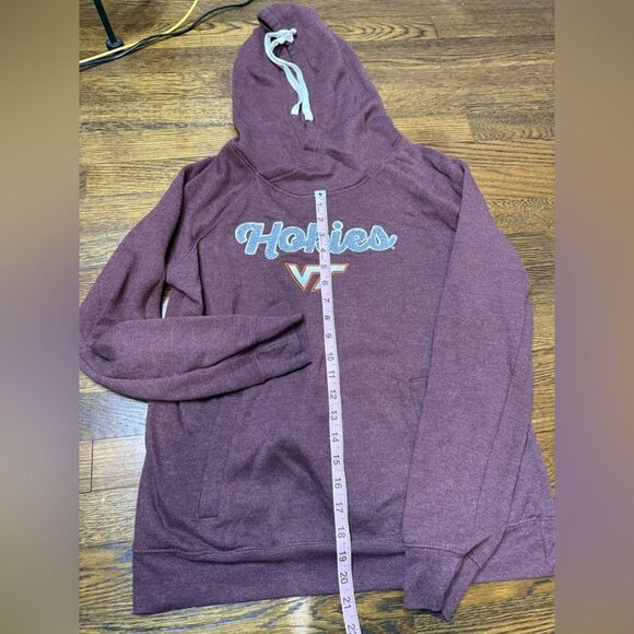 Captivating Apparel VT Hokies Maroon Hoodie Size Medium - Picture 2 of 4